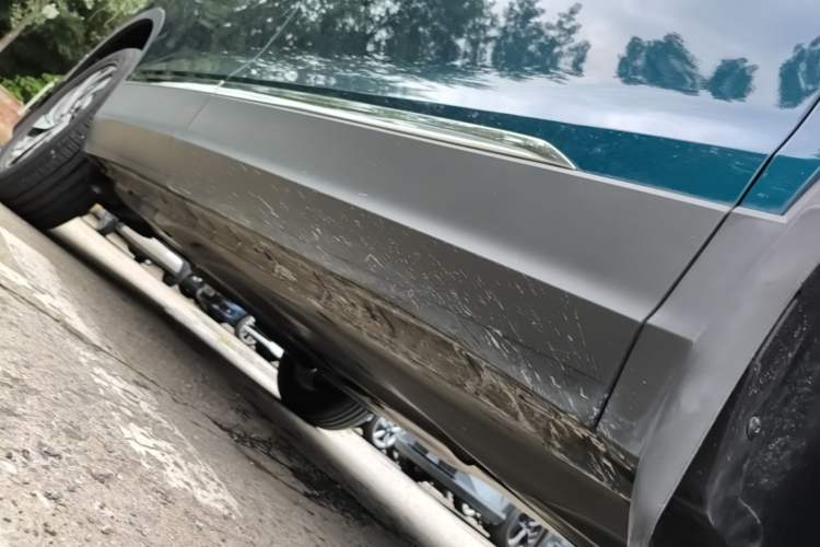 Used Volkswagen Tiguan L 2022 330TSI Automatic Two-Wheel Drive Smart Edition Right Side Sill