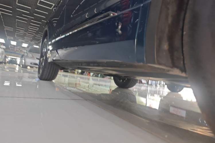 Used Volkswagen Tiguan L 2022 330TSI Automatic Two-Wheel Drive R-Line Enhanced Edition Right Side Sill