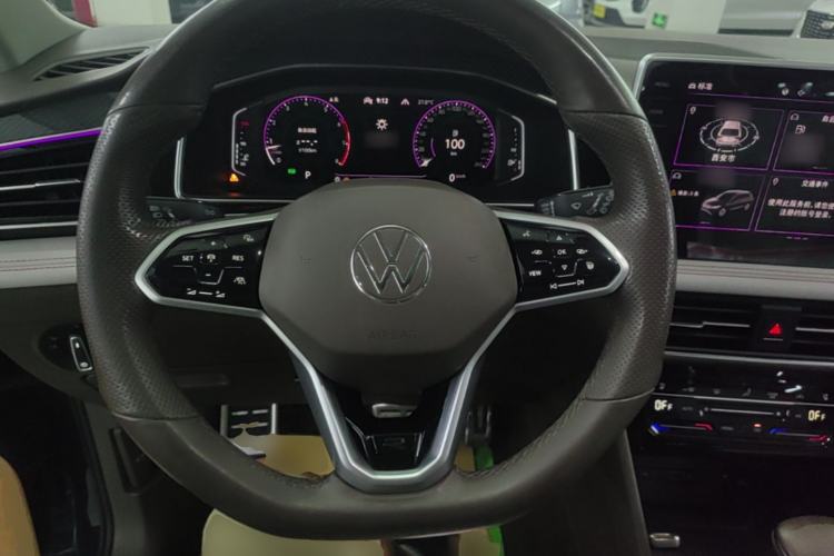 Used Volkswagen Tiguan L 2022 380TSI Automatic All-Wheel Drive R-Line Flagship 7-Seater Steering Wheel