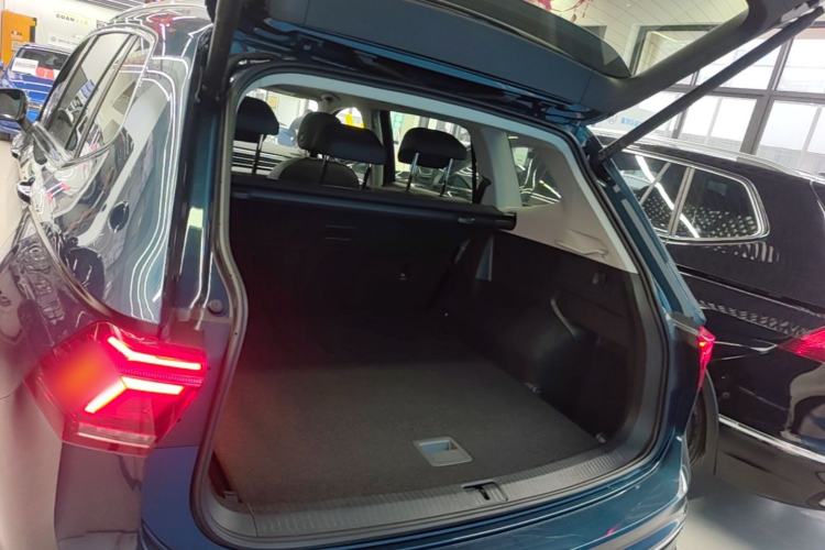 Used Volkswagen Tiguan L 2022 330TSI Automatic Two-Wheel Drive R-Line Flagship Edition Trunk