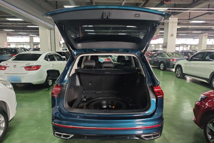 Used Volkswagen Tiguan L 2022 330TSI Automatic Two-Wheel Drive R-Line Enhanced Edition Trunk