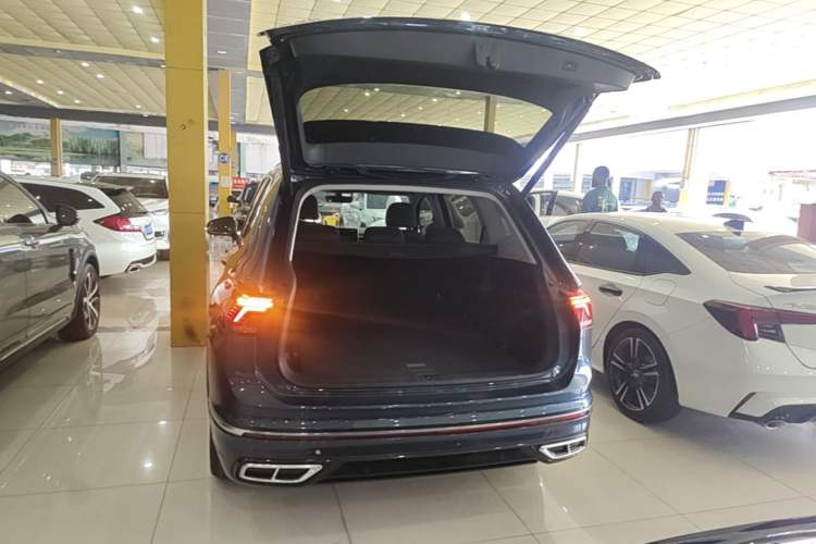 Used Volkswagen Tiguan L 2022 330TSI Automatic Two-Wheel Drive R-Line Enhanced Edition Trunk