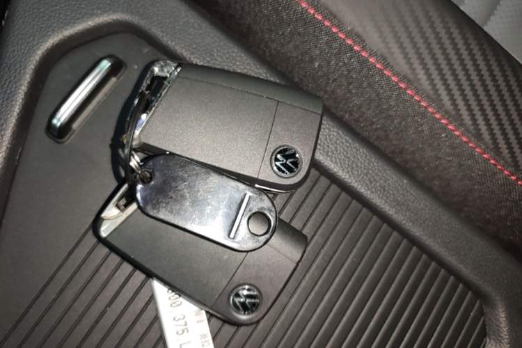 Used Volkswagen Tiguan L 2022 330TSI Automatic Two-Wheel Drive R-Line Flagship Edition Vehicle Key