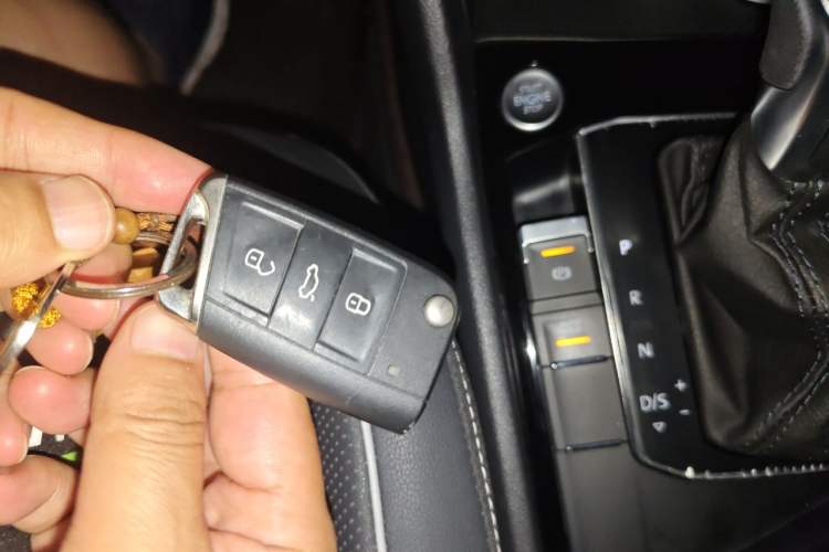 Used Volkswagen Tiguan L 2022 330TSI Automatic Two-Wheel Drive R-Line Enhanced Edition Vehicle Key