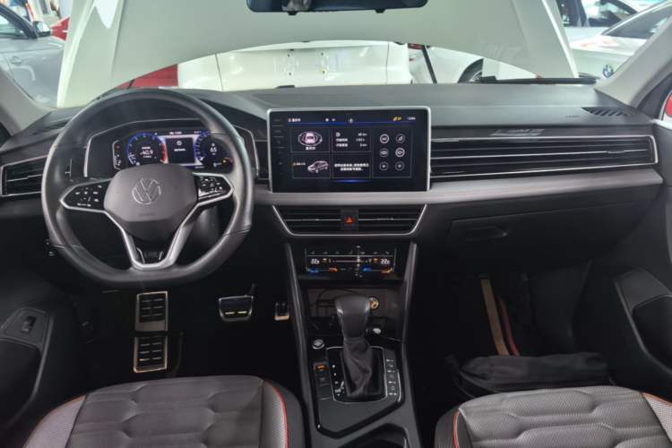 Used Volkswagen Tiguan L 2022 330TSI Automatic Two-Wheel Drive R-Line Enhanced Edition Center Console