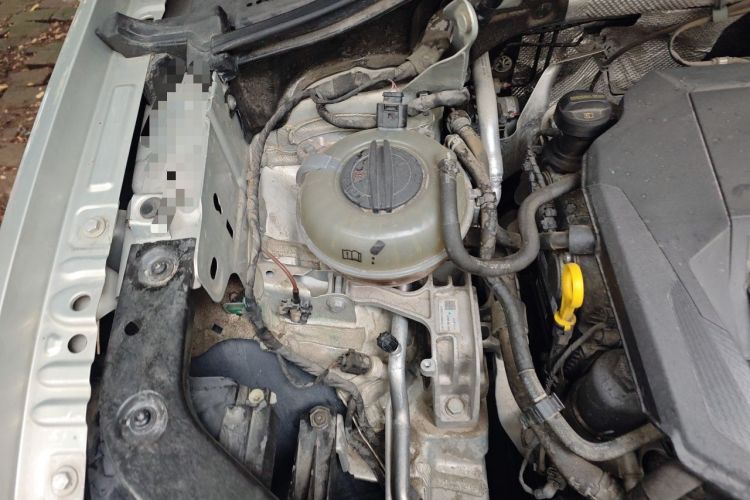 Used Volkswagen Tiguan L 2022 330TSI Automatic Two-Wheel Drive R-Line Enhanced Edition Engine Bay Right