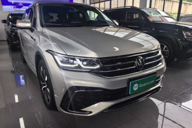 Used Volkswagen Tiguan L 2022 330TSI Automatic Two-Wheel Drive R-Line Enhanced Edition Front Right 45 Deg