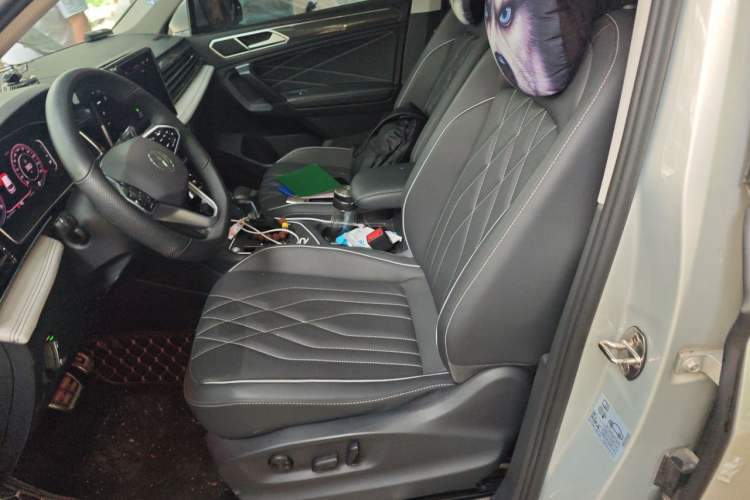 Used Volkswagen Tiguan L 2022 330TSI Automatic Two-Wheel Drive R-Line Enhanced Edition Left Front Seat