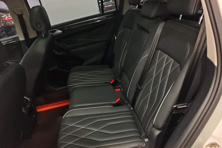 Used Volkswagen Tiguan L 2022 330TSI Automatic Two-Wheel Drive Smart Edition Left Rear Seat