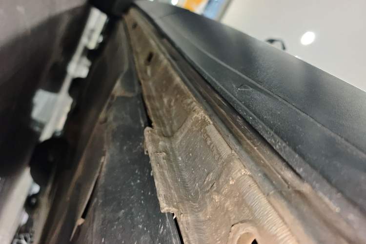 Used Volkswagen Tiguan L 2022 330TSI Automatic Two-Wheel Drive Smart Edition Left Side Sill