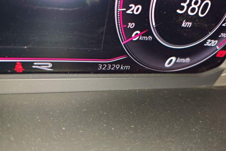 Used Volkswagen Tiguan L 2022 330TSI Automatic Two-Wheel Drive R-Line Enhanced Edition Odometer Close Up