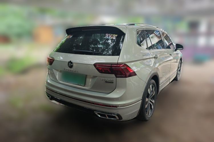 Used Volkswagen Tiguan L 2022 330TSI Automatic Two-Wheel Drive R-Line Enhanced Edition Rear Right 45 Deg