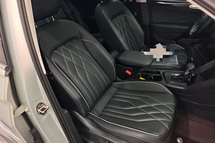 Used Volkswagen Tiguan L 2022 330TSI Automatic Two-Wheel Drive Smart Edition Right Front Seat