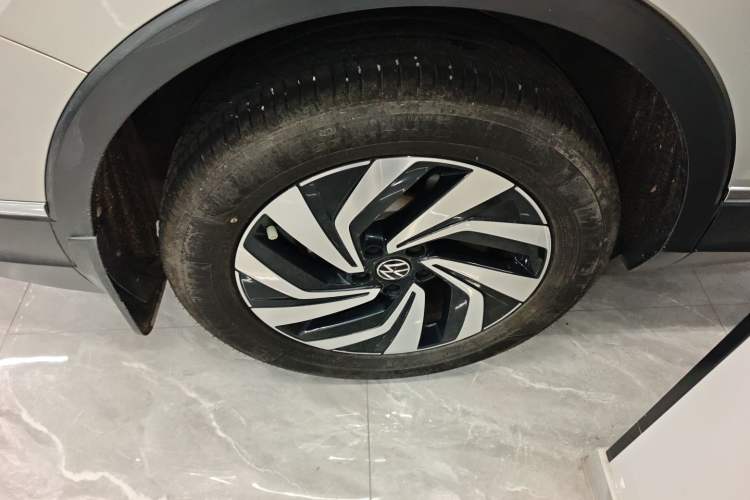 Used Volkswagen Tiguan L 2022 330TSI Automatic Two-Wheel Drive Smart Edition Right Rear Wheel Hub