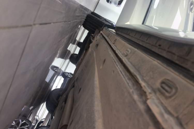 Used Volkswagen Tiguan L 2022 330TSI Automatic Two-Wheel Drive R-Line Enhanced Edition Right Side Sill