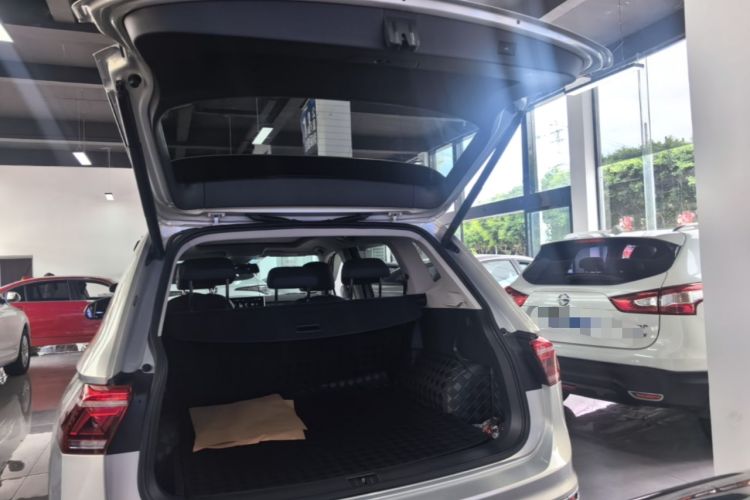 Used Volkswagen Tiguan L 2022 330TSI Automatic Two-Wheel Drive R-Line Enhanced Edition Trunk