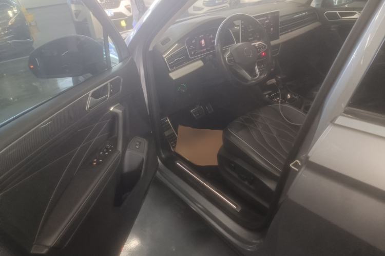 Used Volkswagen Tiguan L 2022 330TSI Automatic Two-Wheel Drive R-Line Enhanced Edition Driver Seat