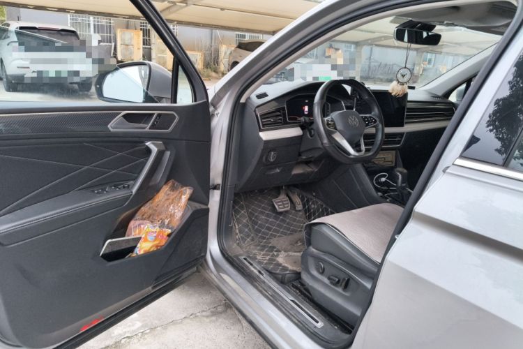 Used Volkswagen Tiguan L 2022 380TSI Automatic All-Wheel Drive R-Line Enhanced Comfort 7-Seater Driver Seat