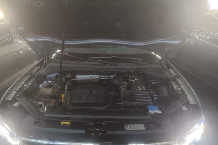 Used Volkswagen Tiguan L 2022 330TSI Automatic Two-Wheel Drive R-Line Enhanced Edition Engine Bay