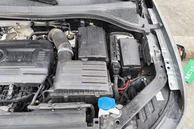 Used Volkswagen Tiguan L 2022 380TSI Automatic All-Wheel Drive R-Line Enhanced Comfort 7-Seater Engine Bay Left