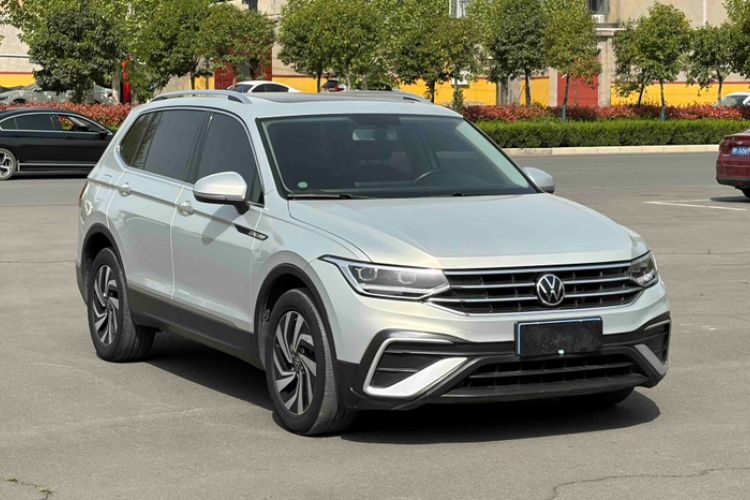 Used Volkswagen Tiguan L 2022 330TSI Automatic Two-Wheel Drive Smart Edition Exterior 2