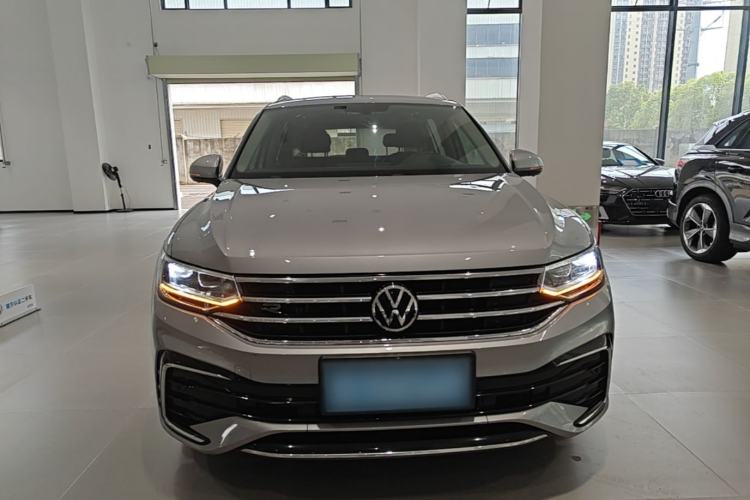 Used Volkswagen Tiguan L 2022 330TSI Automatic Two-Wheel Drive R-Line Enhanced Edition Front