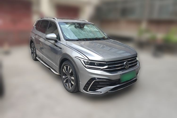 Used Volkswagen Tiguan L 2022 330TSI Automatic Two-Wheel Drive R-Line Enhanced Edition Front Right 45 Deg