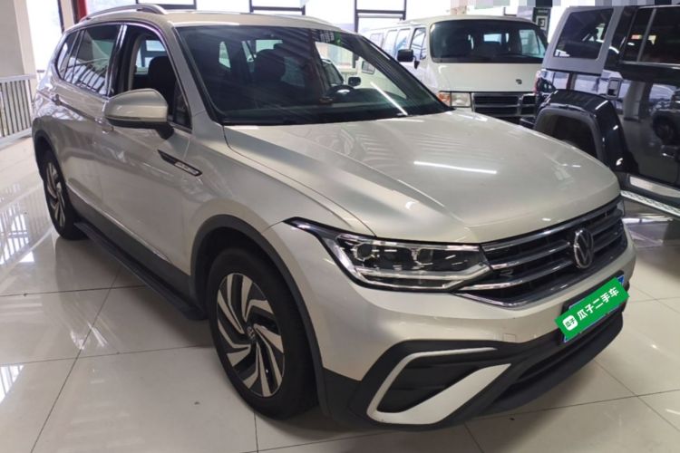 Used Volkswagen Tiguan L 2022 330TSI Automatic Two-Wheel Drive Smart Edition Front Right 45 Deg