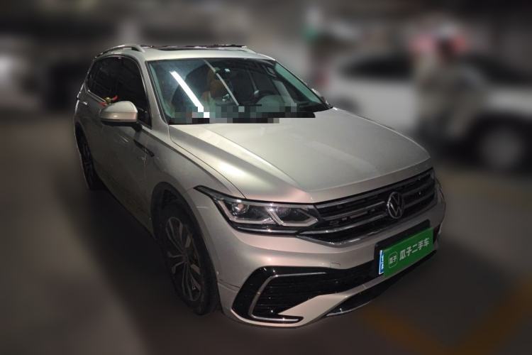 Used Volkswagen Tiguan L 2022 380TSI Automatic All-Wheel Drive R-Line Flagship 7-Seater Front Right 45 Deg