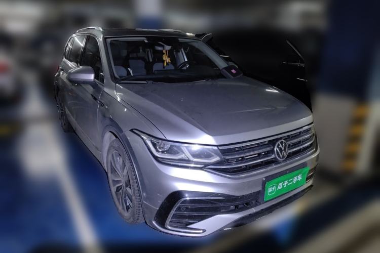 Used Volkswagen Tiguan L 2022 330TSI Automatic Two-Wheel Drive R-Line Flagship Edition Front Right 45 Deg