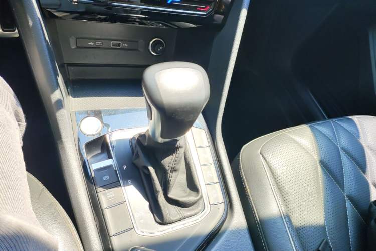 Used Volkswagen Tiguan L 2022 330TSI Automatic Two-Wheel Drive R-Line Enhanced Edition Gear Lever