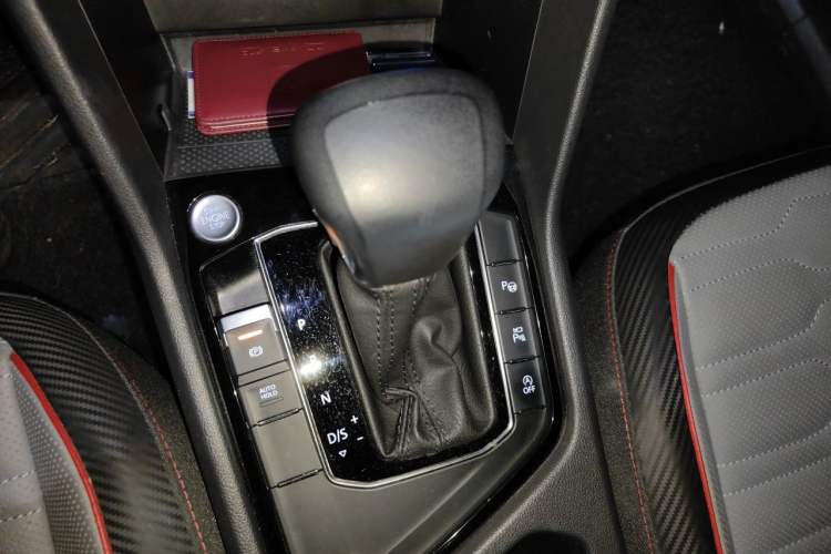Used Volkswagen Tiguan L 2022 330TSI Automatic Two-Wheel Drive R-Line Flagship Edition Gear Lever