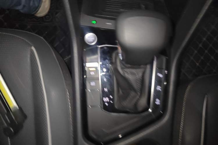 Used Volkswagen Tiguan L 2022 330TSI Automatic Two-Wheel Drive R-Line Enhanced Edition Gear Lever