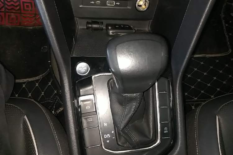 Used Volkswagen Tiguan L 2022 330TSI Automatic Two-Wheel Drive Smart Edition Gear Lever