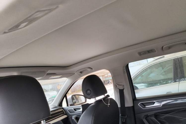 Used Volkswagen Tiguan L 2022 380TSI Automatic All-Wheel Drive R-Line Enhanced Comfort 7-Seater Headliner