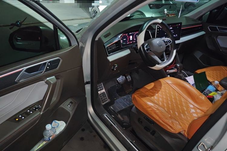 Used Volkswagen Tiguan L 2022 380TSI Automatic All-Wheel Drive R-Line Flagship 7-Seater Interior 3
