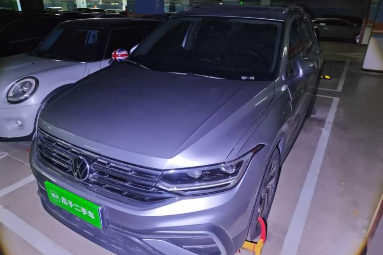 Used Volkswagen Tiguan L 2022 330TSI Automatic Two-Wheel Drive Smart Edition Guazi used car, China used car export, Used car for sale, Used cars, Cheapest cars for sale