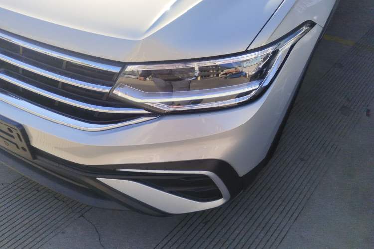 Used Volkswagen Tiguan L 2022 330TSI Automatic Two-Wheel Drive Smart Edition Left Front Headlight