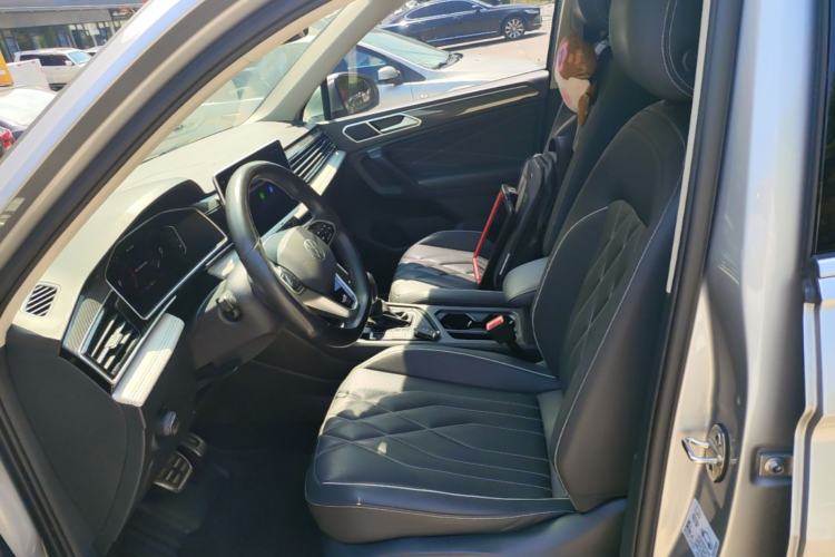 Used Volkswagen Tiguan L 2022 330TSI Automatic Two-Wheel Drive R-Line Enhanced Edition Left Front Seat