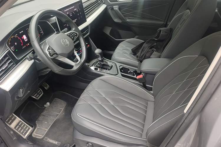 Used Volkswagen Tiguan L 2022 330TSI Automatic Two-Wheel Drive R-Line Enhanced Edition Left Front Seat