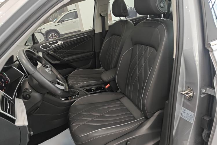 Used Volkswagen Tiguan L 2022 330TSI Automatic Two-Wheel Drive R-Line Enhanced Edition Left Front Seat