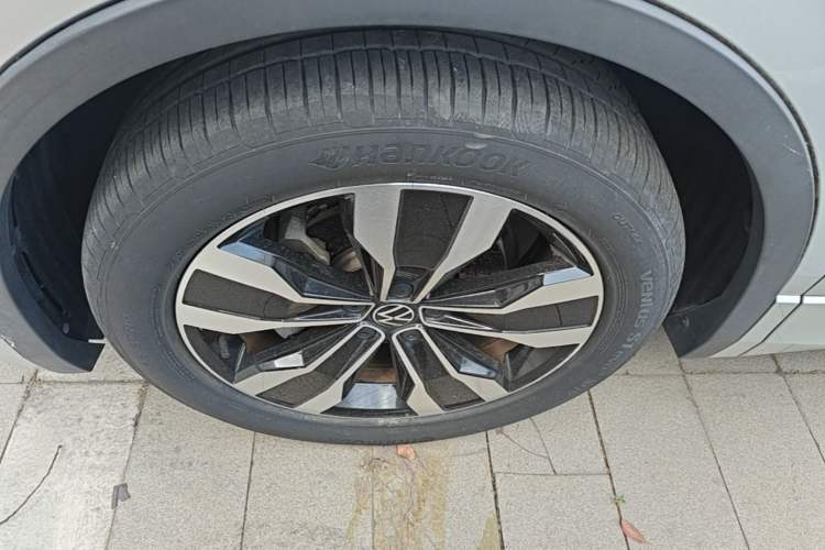 Used Volkswagen Tiguan L 2022 330TSI Automatic Two-Wheel Drive R-Line Enhanced Edition Left Front Wheel Hub
