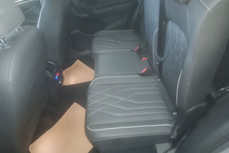 Used Volkswagen Tiguan L 2022 330TSI Automatic Two-Wheel Drive R-Line Enhanced Edition Left Rear Seat