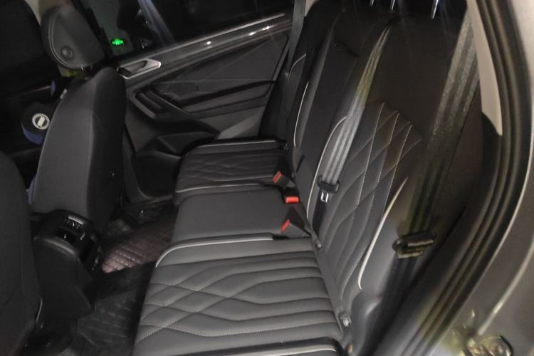Used Volkswagen Tiguan L 2022 330TSI Automatic Two-Wheel Drive R-Line Enhanced Edition Left Rear Seat