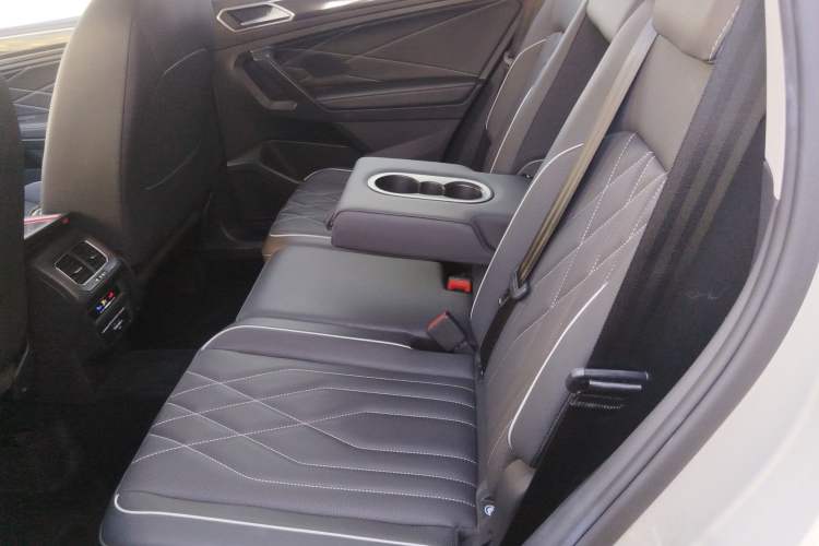 Used Volkswagen Tiguan L 2022 330TSI Automatic Two-Wheel Drive Smart Edition Left Rear Seat