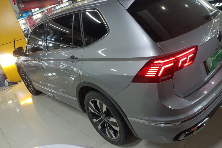 Used Volkswagen Tiguan L 2022 330TSI Automatic Two-Wheel Drive R-Line Enhanced Edition Left Side
