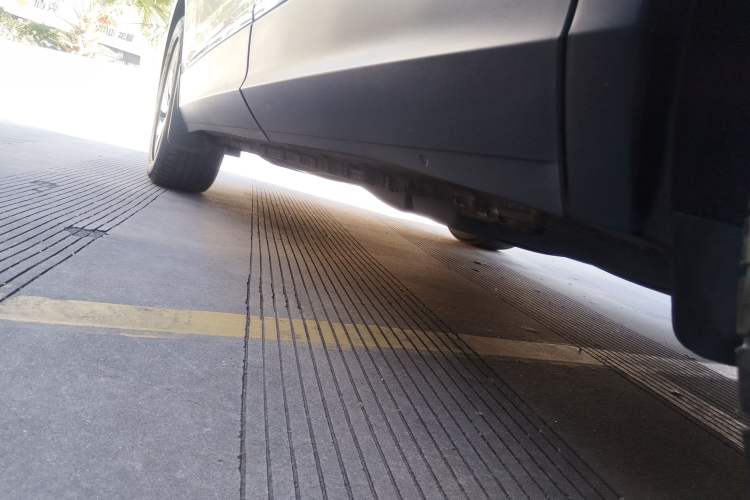 Used Volkswagen Tiguan L 2022 330TSI Automatic Two-Wheel Drive Smart Edition Left Side Sill