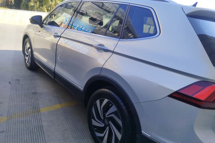 Used Volkswagen Tiguan L 2022 330TSI Automatic Two-Wheel Drive Smart Edition Left Side