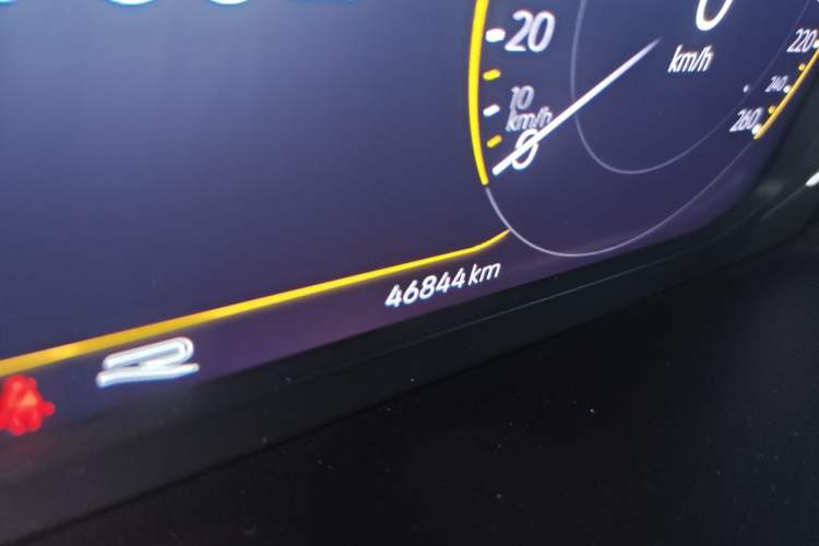 Used Volkswagen Tiguan L 2022 330TSI Automatic Two-Wheel Drive R-Line Enhanced Edition Odometer Close Up