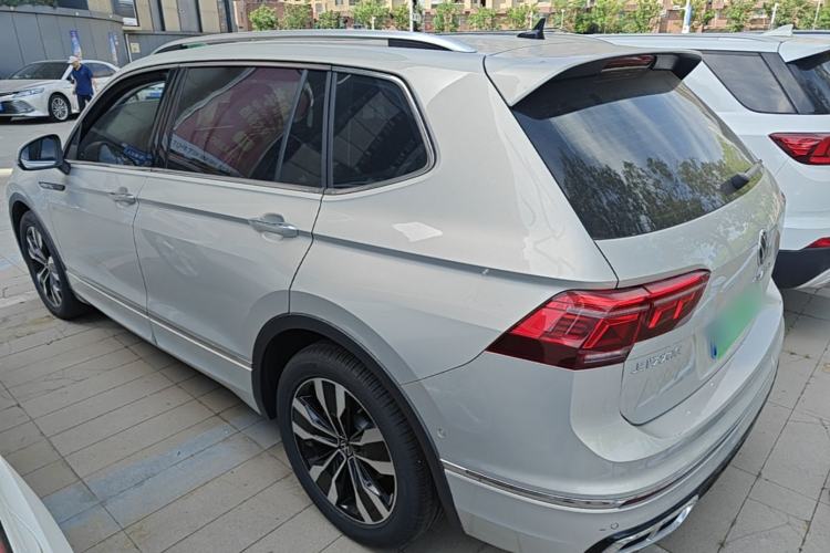 Used Volkswagen Tiguan L 2022 330TSI Automatic Two-Wheel Drive R-Line Enhanced Edition Rear Left 45 Deg